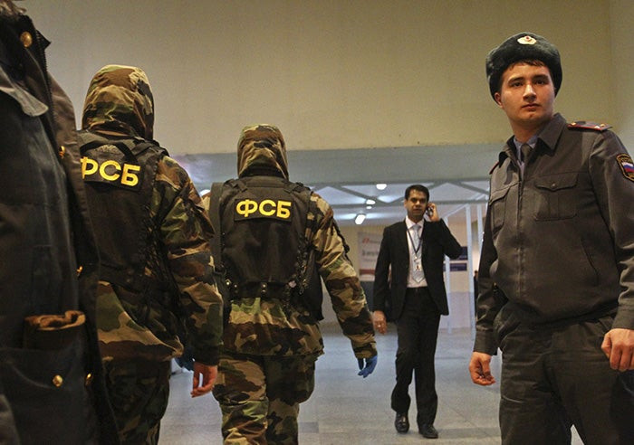 Kατασκοπευτικό θρίλερ στις ΗΠΑ: Η έφοδος του FBI, οι ηχηρές συλλήψεις και οι άνθρωποι της διπλανής πόρτας